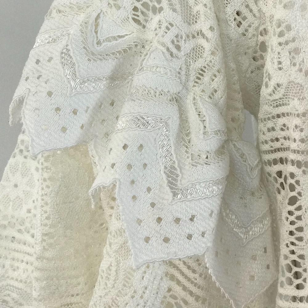 WHITE - Picture 2 of 4
